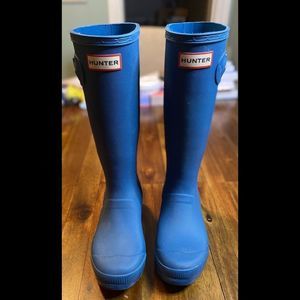 Blue tall Hunter boots size 5